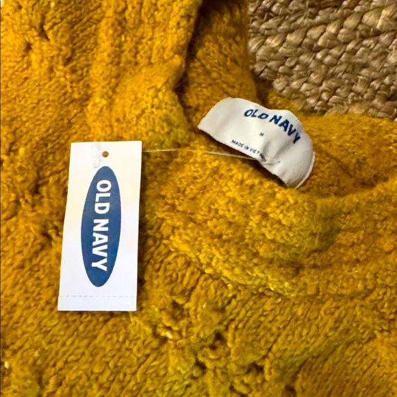 Old Navy women's sweater - Picture 4 of 5